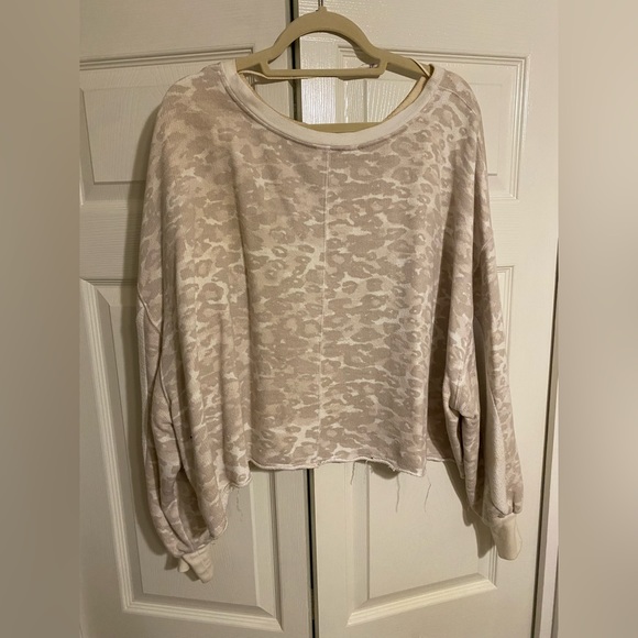 Free People Sweatshirt - Picture 1 of 2